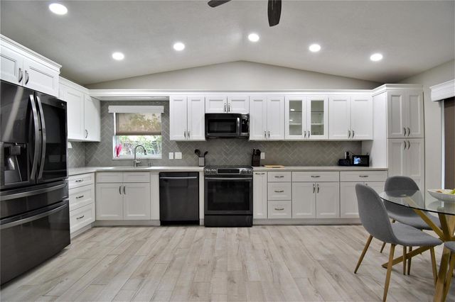 6550 Country Wood Way, Delray Beach, FL 33484