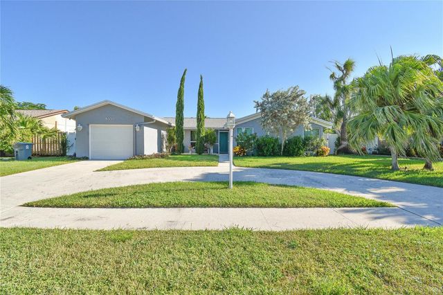 6550 Country Wood Way, Delray Beach, FL 33484