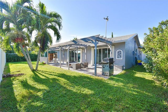 6550 Country Wood Way, Delray Beach, FL 33484