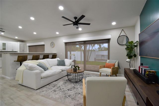 6550 Country Wood Way, Delray Beach, FL 33484