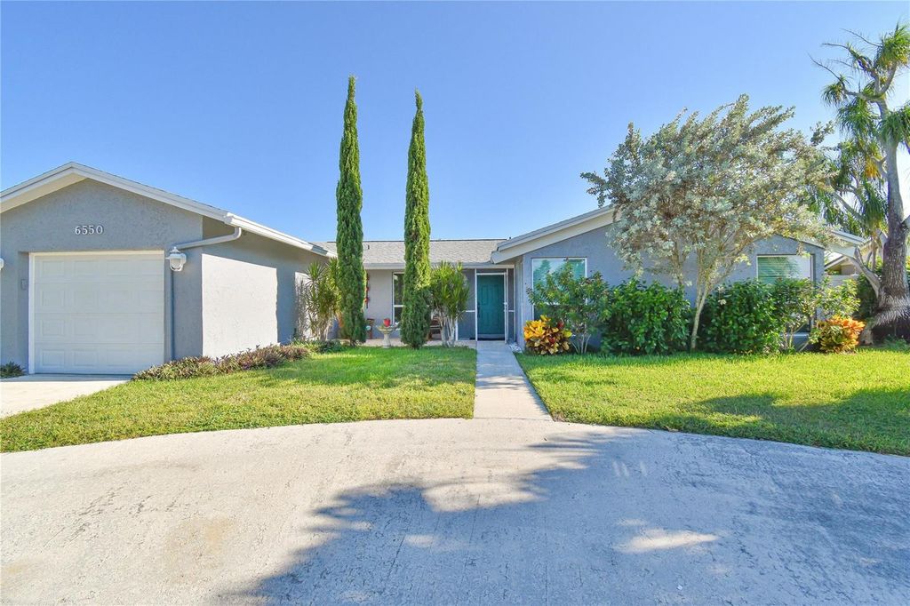 6550 Country Wood Way, Delray Beach, FL 33484
