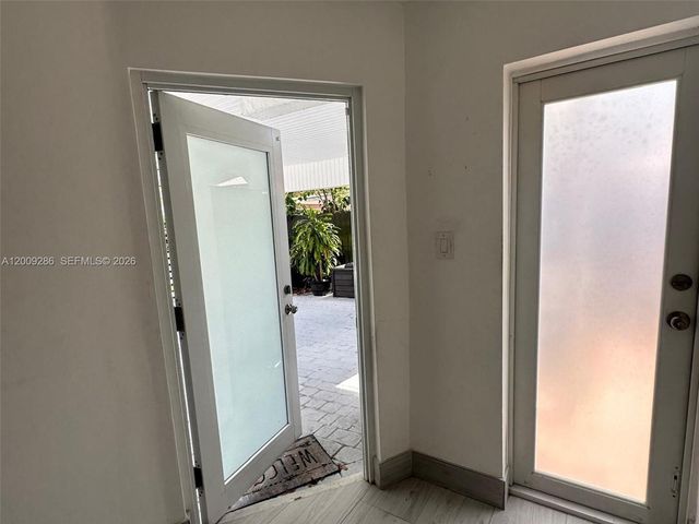403 SW 89th Pl, Miami, FL 33174