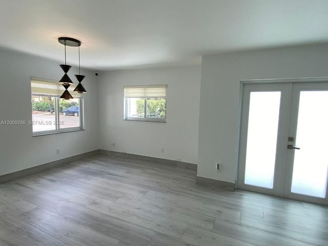 403 SW 89th Pl, Miami, FL 33174