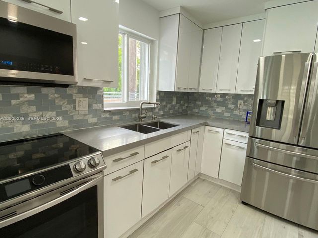 403 SW 89th Pl, Miami, FL 33174
