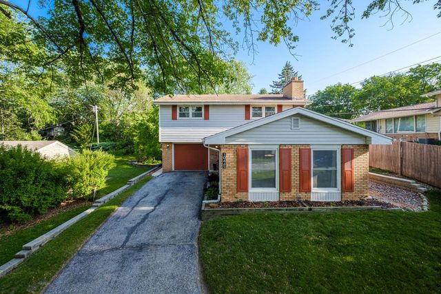10445 W Concordia AVENUE, Wauwatosa, WI 53222