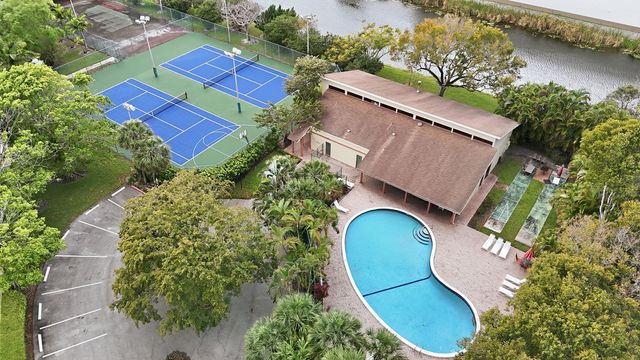 1774 Hammock Boulevard 118, Coconut Creek, FL 33063