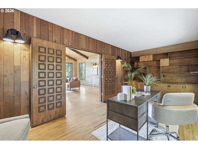 3700 Se ELLIS St, Portland, OR 97202