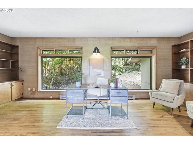 3700 Se ELLIS St, Portland, OR 97202