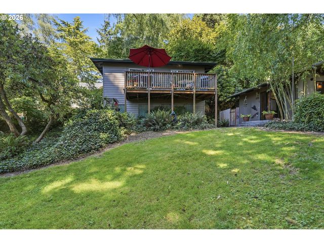 3700 Se ELLIS St, Portland, OR 97202
