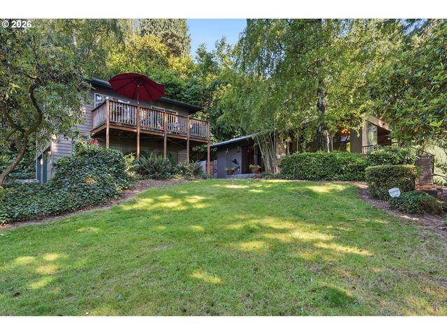 3700 Se ELLIS St, Portland, OR 97202