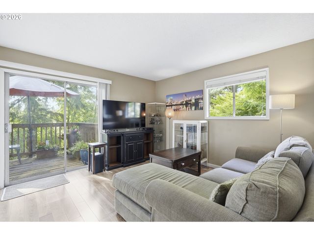 3700 Se ELLIS St, Portland, OR 97202