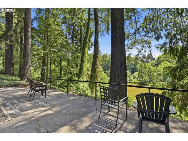 3700 Se ELLIS St, Portland, OR 97202