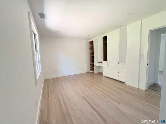 33 Manor Drive, Trumbull, CT 06611