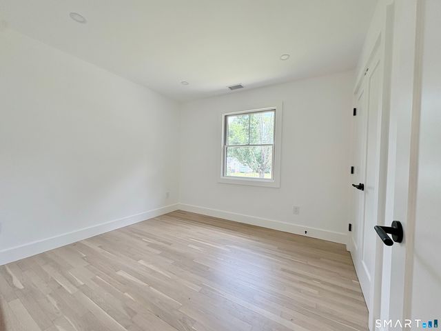 33 Manor Drive, Trumbull, CT 06611