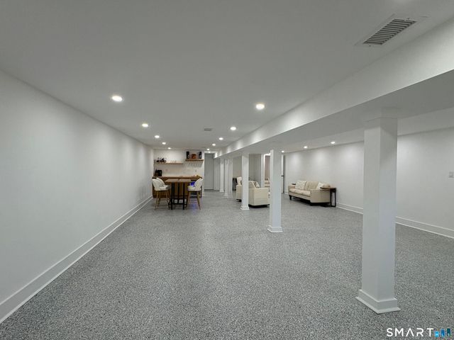 33 Manor Drive, Trumbull, CT 06611