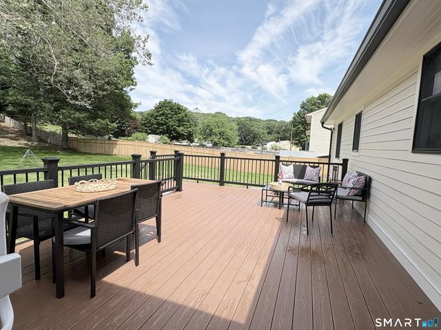 33 Manor Drive, Trumbull, CT 06611
