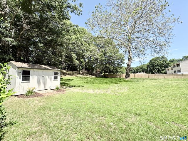 33 Manor Drive, Trumbull, CT 06611