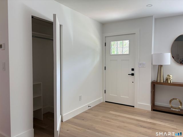 33 Manor Drive, Trumbull, CT 06611