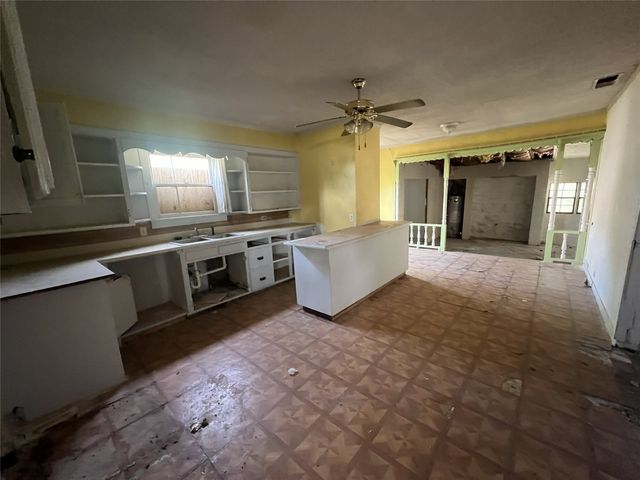738 Houston Street, Sulphur Springs, TX 75482