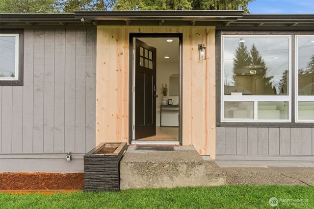 12002 2nd Avenue SW, Seattle, WA 98146