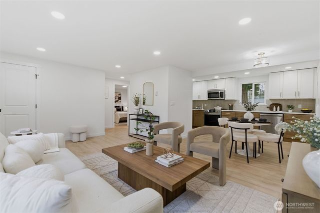 12002 2nd Avenue SW, Seattle, WA 98146