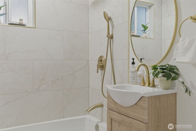 12002 2nd Avenue SW, Seattle, WA 98146