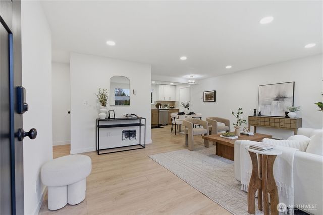 12002 2nd Avenue SW, Seattle, WA 98146