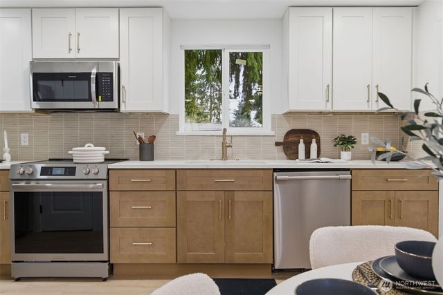 12002 2nd Avenue SW, Seattle, WA 98146