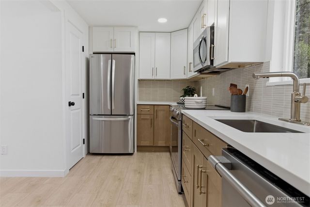 12002 2nd Avenue SW, Seattle, WA 98146