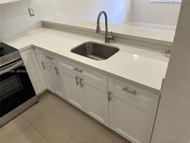 9215 SW 141st Place 9215, Miami, FL 33186