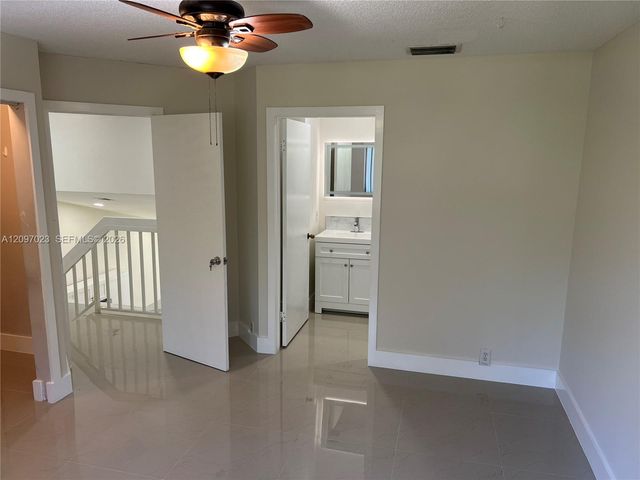 9215 SW 141st Place 9215, Miami, FL 33186