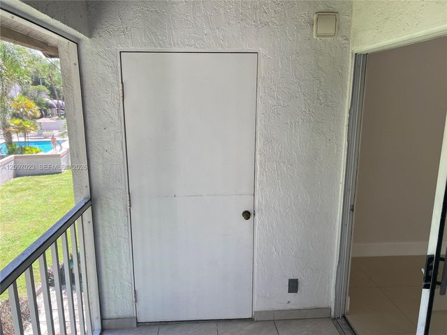 9215 SW 141st Place 9215, Miami, FL 33186