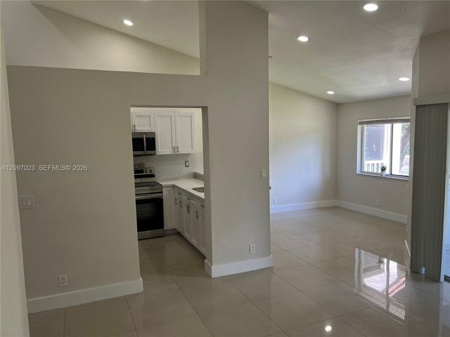 9215 SW 141st Place 9215, Miami, FL 33186