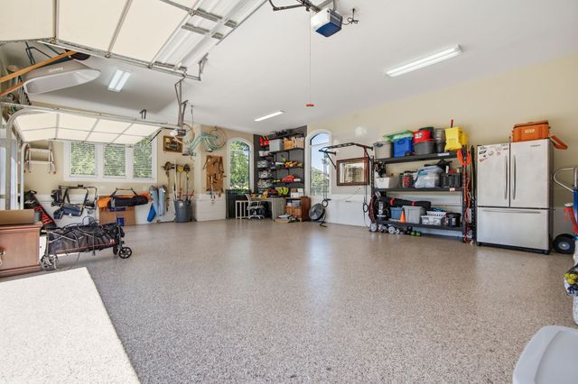 518 Ridgecrest Ln, Lebanon, TN 37087