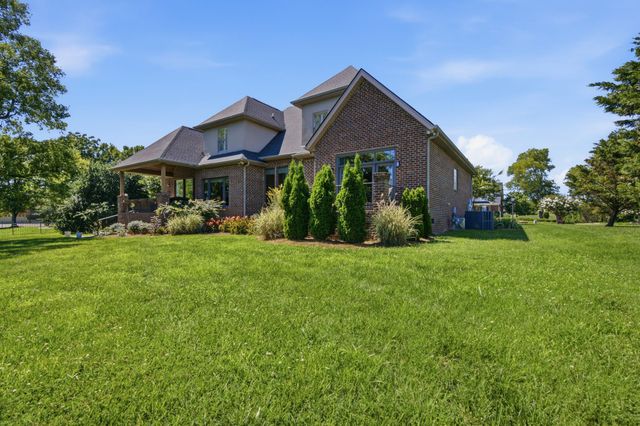 518 Ridgecrest Ln, Lebanon, TN 37087