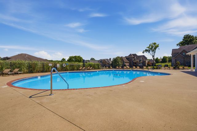 518 Ridgecrest Ln, Lebanon, TN 37087