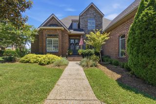 518 Ridgecrest Ln, Lebanon, TN 37087