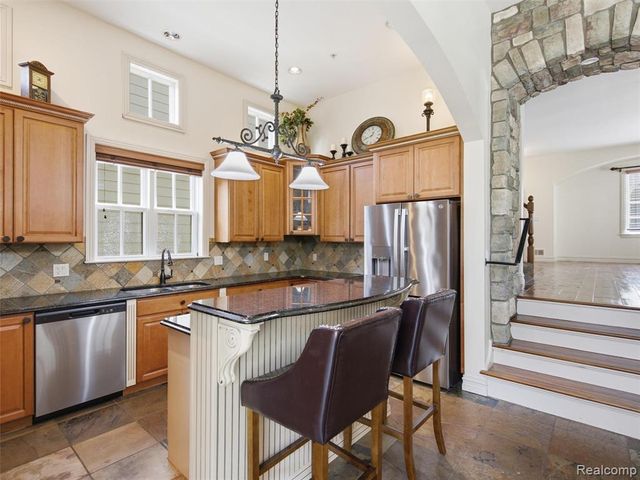 3875 Andover Avenue, Auburn Hills, MI 48326