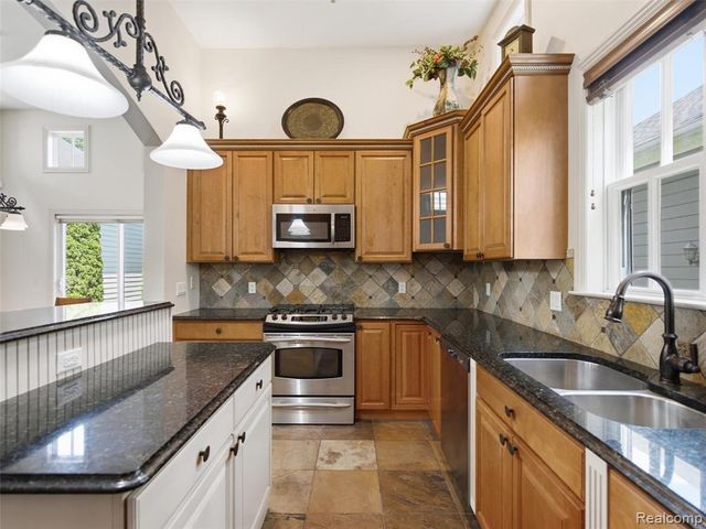 3875 Andover Avenue, Auburn Hills, MI 48326