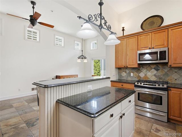 3875 Andover Avenue, Auburn Hills, MI 48326