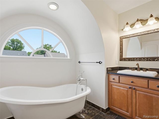 3875 Andover Avenue, Auburn Hills, MI 48326
