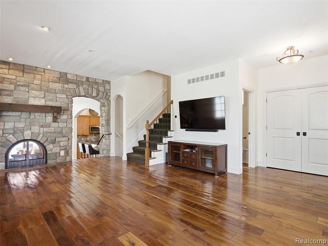 3875 Andover Avenue, Auburn Hills, MI 48326