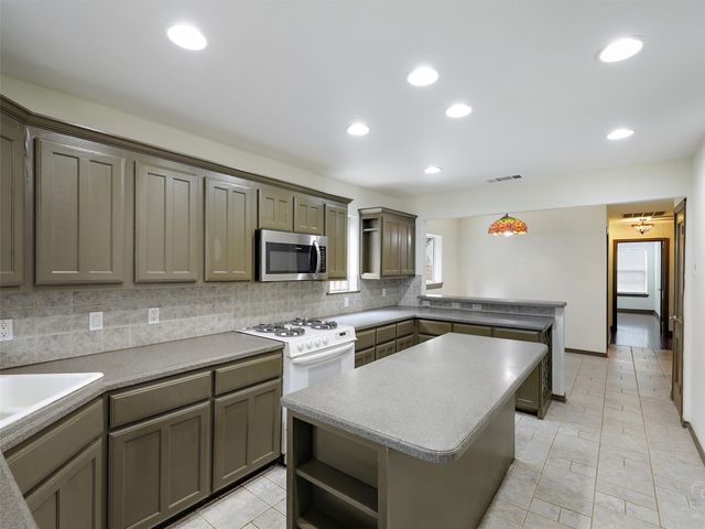 2824 Dyer Street, University Park, TX 75205