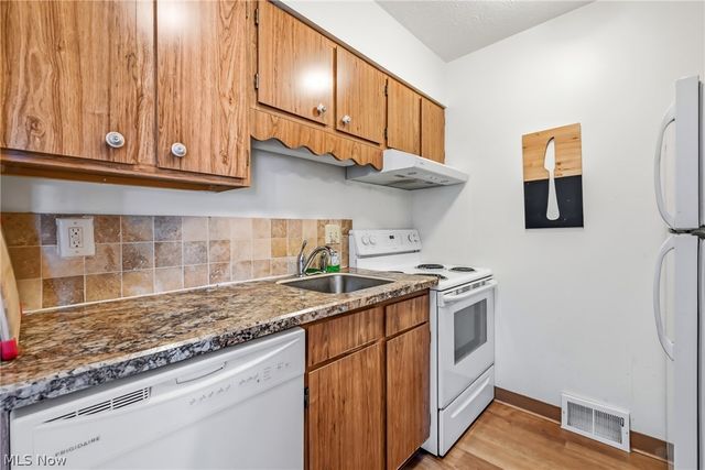 1820 E Market Street, Warren, OH 44483