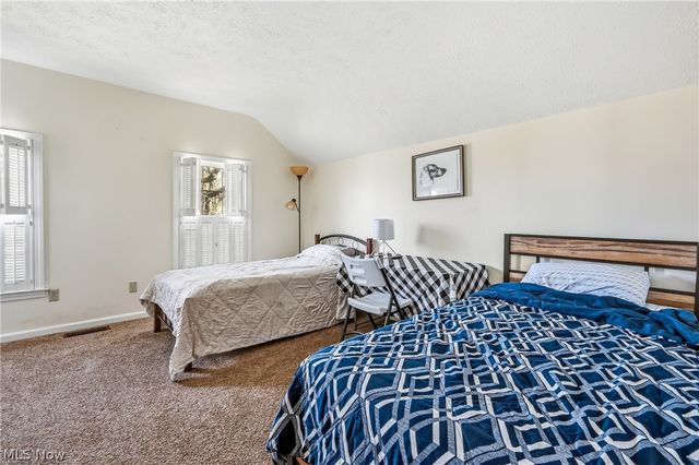 1820 E Market Street, Warren, OH 44483