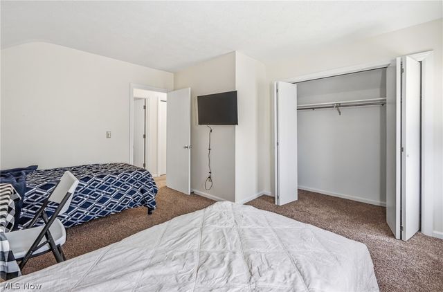 1820 E Market Street, Warren, OH 44483