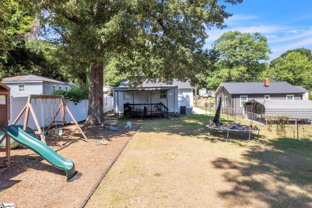 8 Antioch Drive, Greenville, SC 29605