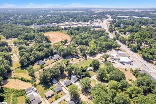 8 Antioch Drive, Greenville, SC 29605