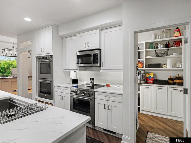 10215 Margo Street, La Vista, NE 68128