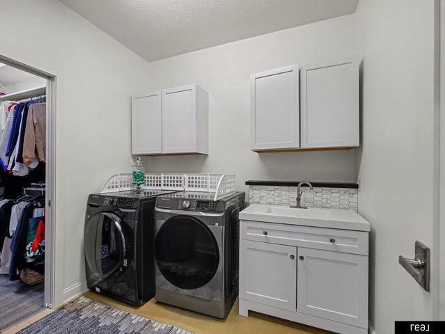 10215 Margo Street, La Vista, NE 68128